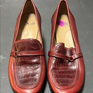 Sofft Red Croc-Patterned Loafers